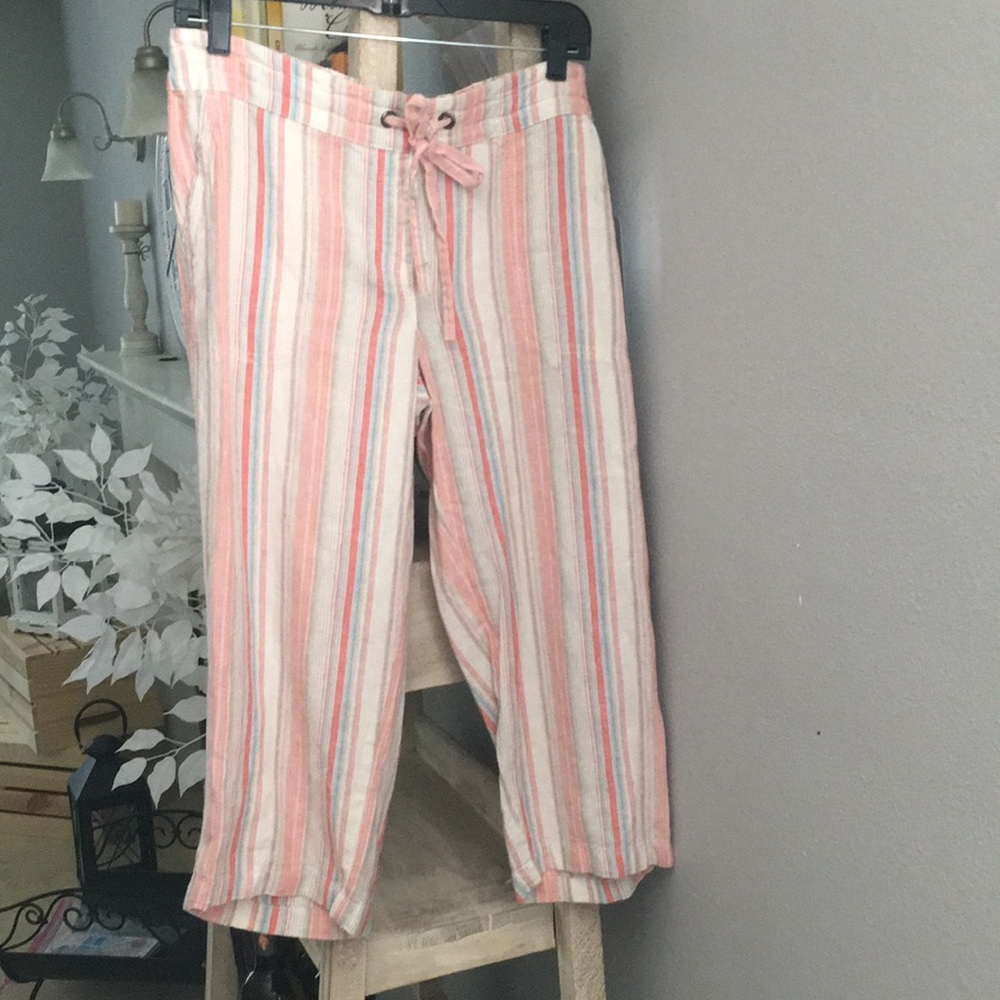 Cropped pants with pockets. ***Make offer***